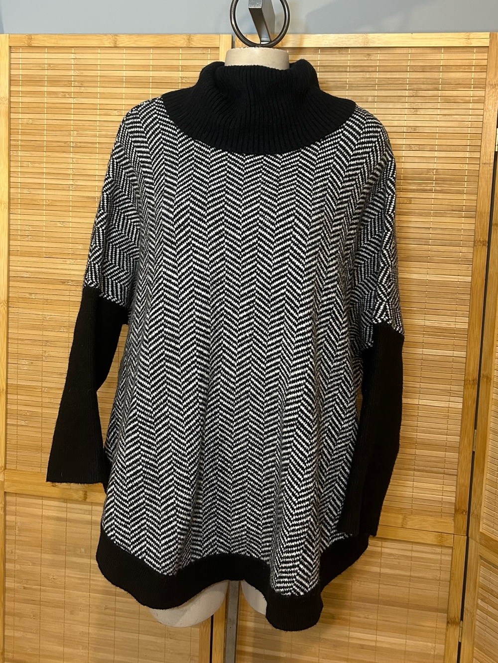 Loft Outlet  herringbone turtleneck poncho black white chevron sweater large